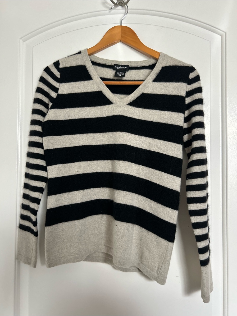 90s Vintage 100% Cashmere Black Grey Striped V-Neck Sweater size M Tweed Retro